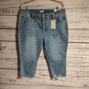 KanCan Jeans 20W Plus Size NWT Mid Rise Raw Hem Capri Stretch Exposed Button Fly